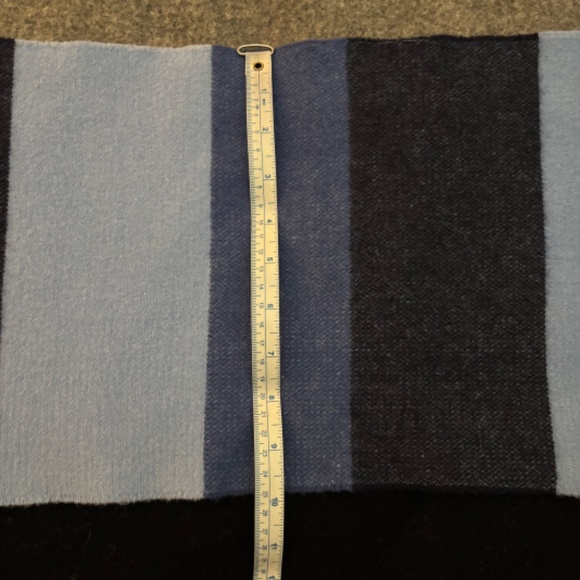 EXPRESS Merino Wool & Cashmere Blue Striped Scarf - Picture 7 of 7